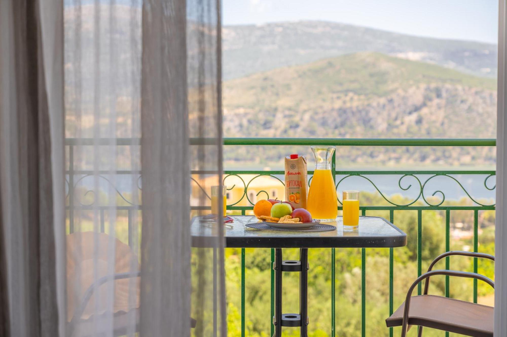 Apaggio di Argostoli Apartment!! private parking&sea view! Esterno foto