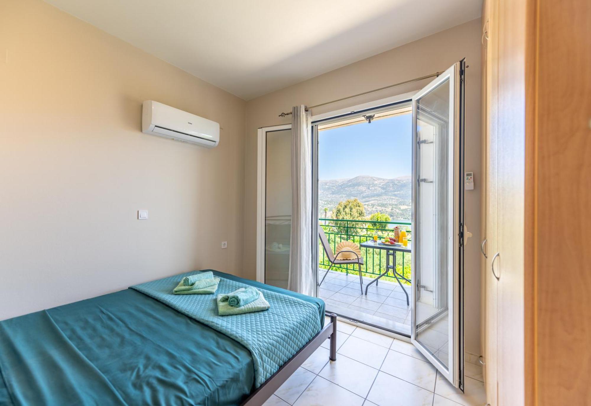 Apaggio di Argostoli Apartment!! private parking&sea view! Esterno foto